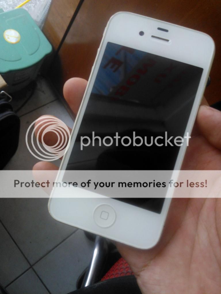 Bán cái ip4 8GB trắng zin mới 97% xài bình thường nhưng quên pass icloud giá bèo nhèo